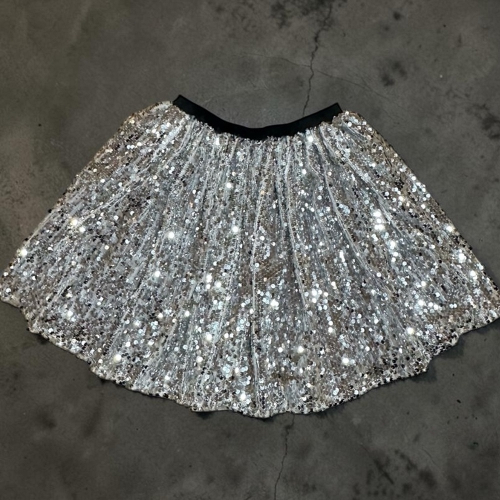 Sparkling Silver Sequin Skirt (YXL)